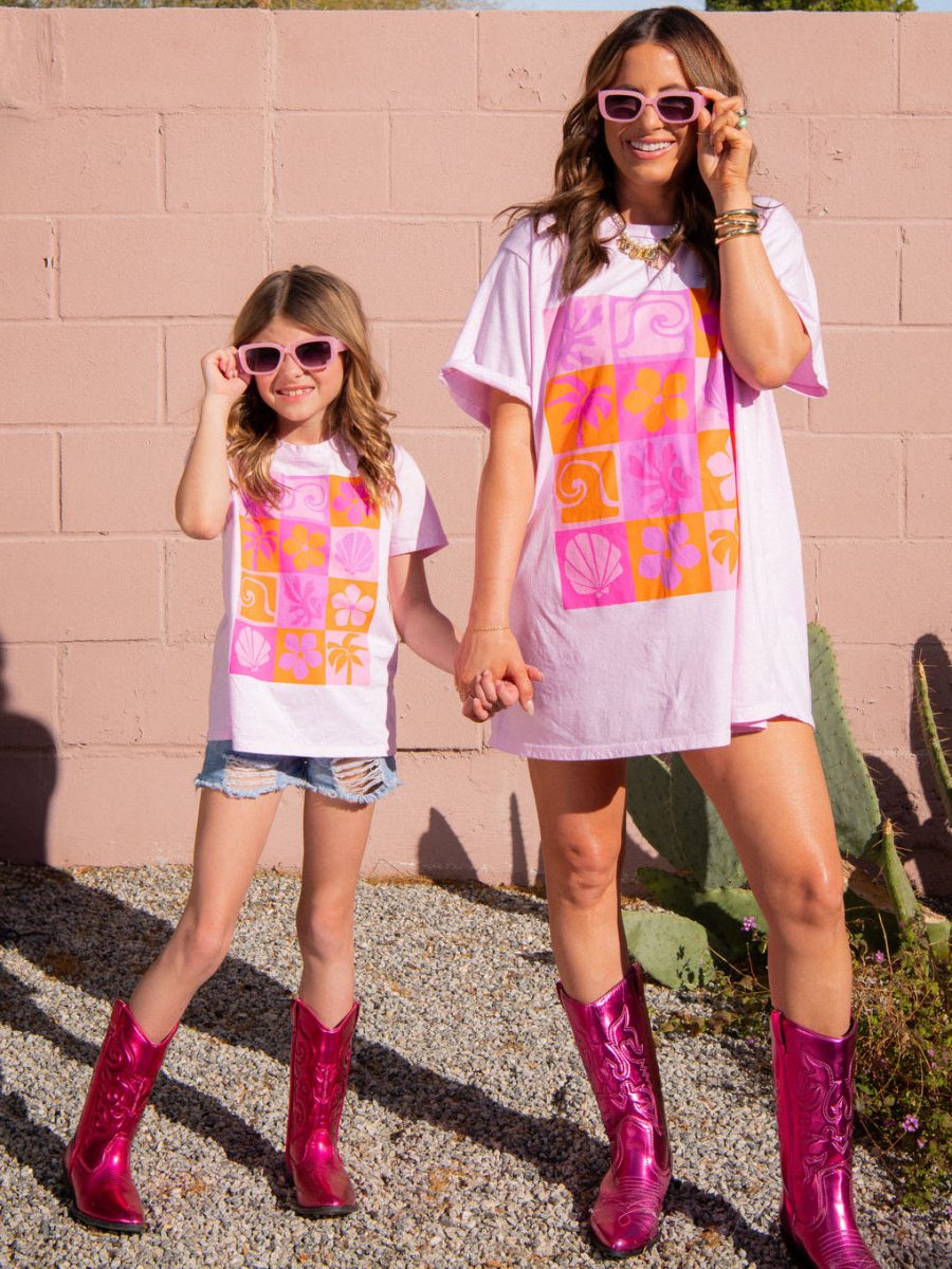 Little Travis Tee ~ Pink Daisy Graphic