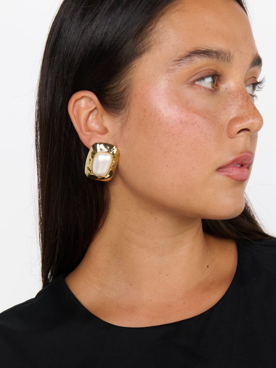 Petit Moments Giovana Earrings ~ Pearl/Gold