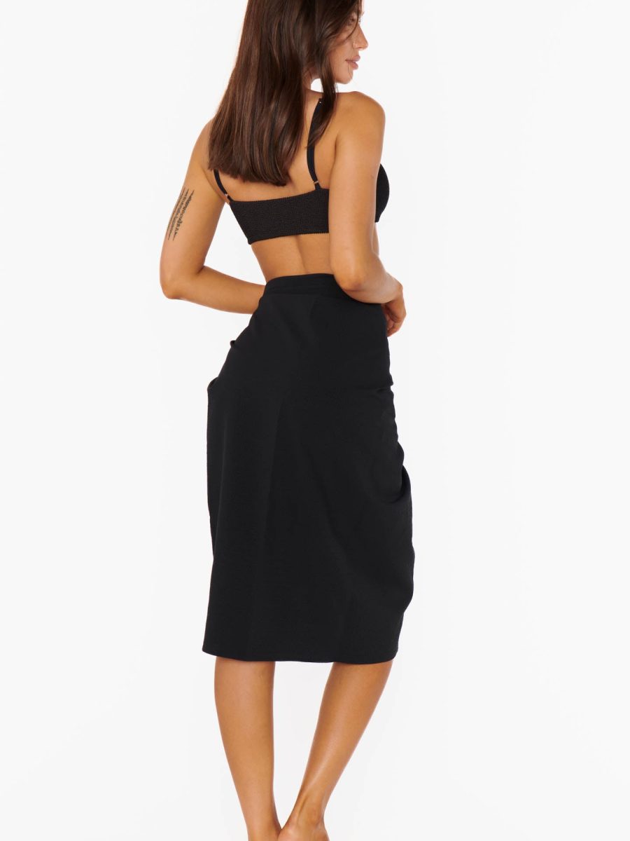 Kiran Sarong ~ Black Crinkle Flow
