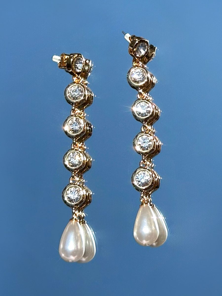 Ettika Elegantly Modern Crystal and Pearl Dangle Earrings ~ Gold
