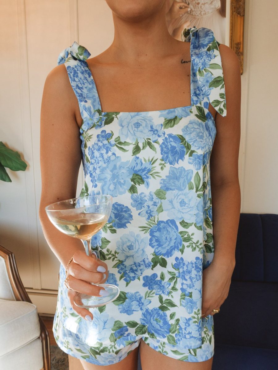 Makeup Tank ~ Cottage Floral Blue