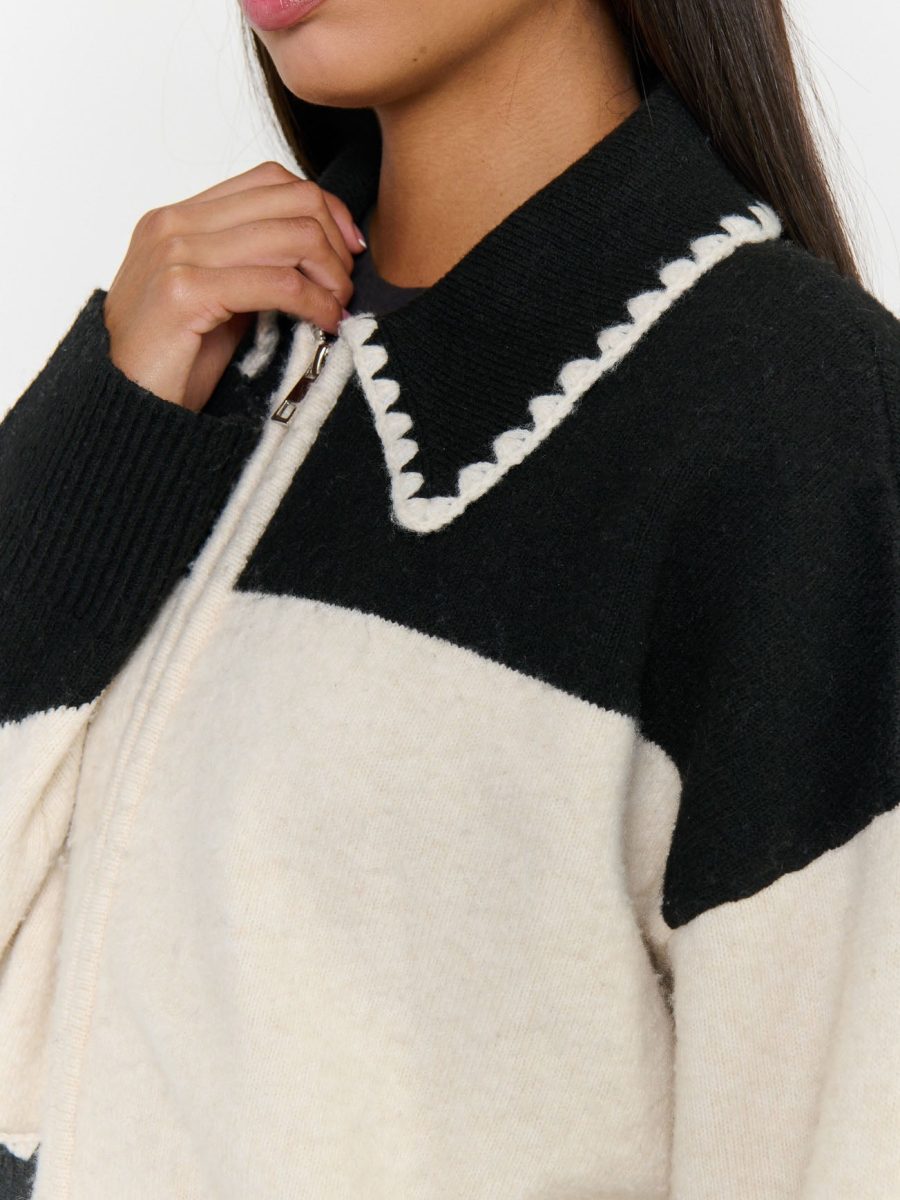 Los Almos Sweater ~ Horse Embroidered Knit